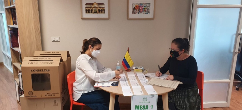 Se realizó la apertura del puesto de votación ubicado en Bangkok, Tailandia, el cual tiene un potencial electoral de 99.