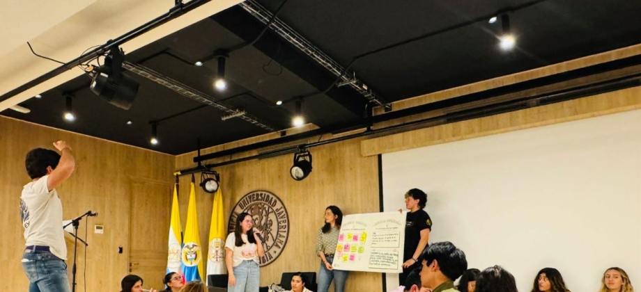 Estudiantes universitarios participan en la formulación del Plan Nacional de Juventud, Paz y Seguridad