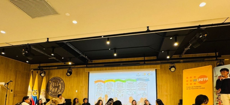 Jóvenes de la Universidad Javeriana aportan a la construcción del plan estratégico del Plan Nacional de Juventud, Paz y Seguridad.