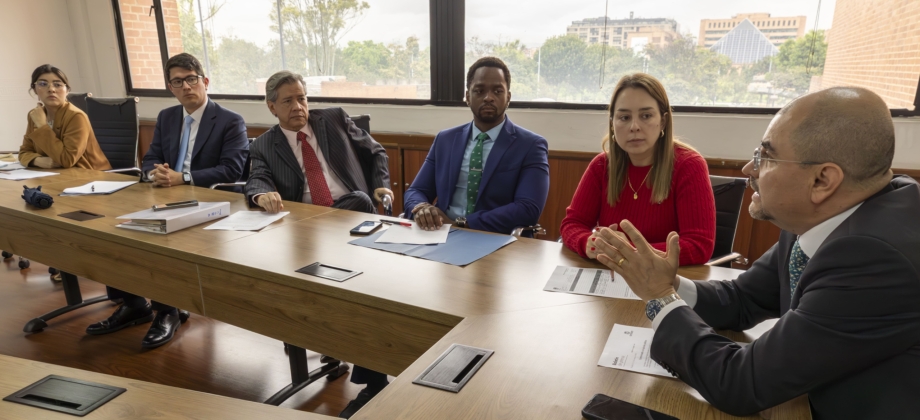 Cancillería y Registraduría fortalecen coordinación electoral con miras a los comicios de 2026