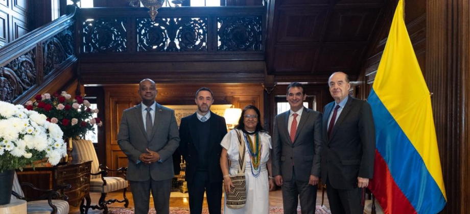 Canciller Álvaro Leyva Durán dialoga y coordina acciones con algunos diplomáticos colombianos Estados Unidos 