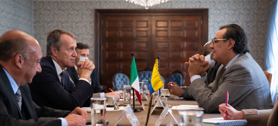 Colombia e Italia fortalecen cooperación en materia de paz total, desarrollo rural, generación de empleo y asistencia humanitaria