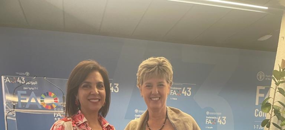 Embajadora de Colombia ante la República Italiana y Representante Permanente ante FAO, FIDA y PMA, Ligia Margarita Quessep Bitar, con la Presidenta de la Conferencia, la  Ministra de Agricultura y Agroalimentación del Canadá, señora Marie-Claude Bibeau.