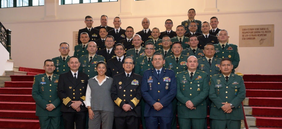 Finaliza curso en Política Exterior para Agregados Militares dictado por la Academia Diplomática “Augusto Ramírez Ocampo” 