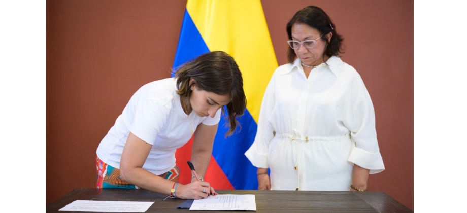 Canciller Laura Sarabia posesionó a Rosa Yolanda Villavicencio como nueva viceministra de Relaciones Exteriores