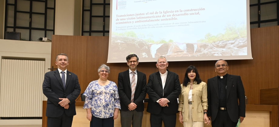 Viceministro Mauricio Jaramillo Jassir participó en un conversatorio en la Pontificia Universidad Gregoriana