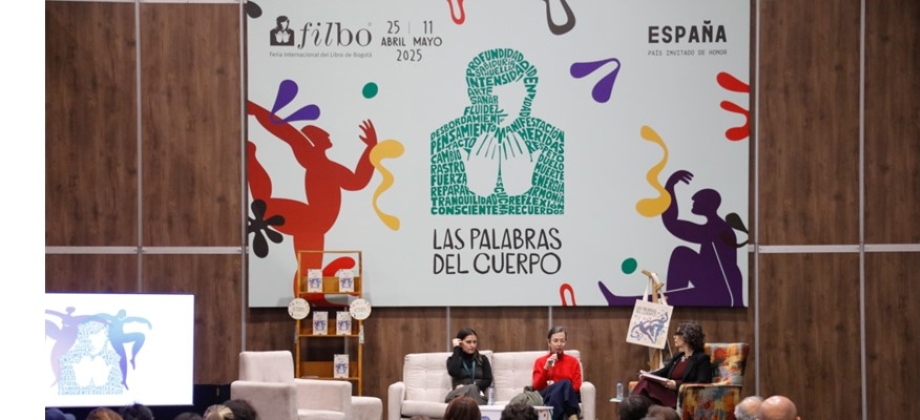 Conversatorio de la Cancillería en la FILBo destacó el papel de las mujeres en la literatura y las Ferias del Libro