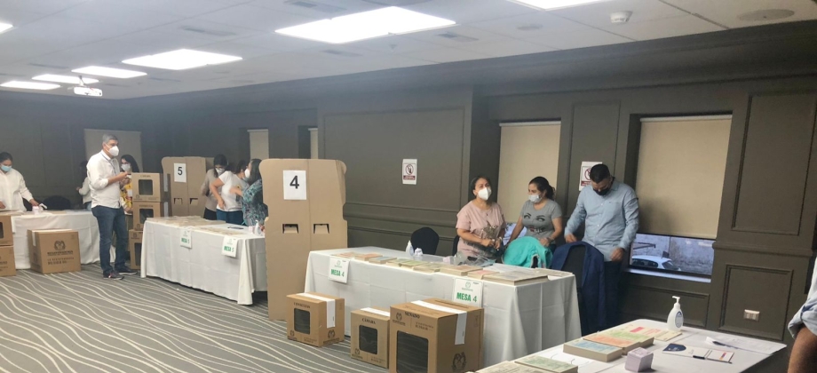 Puestos de votación en el exterior