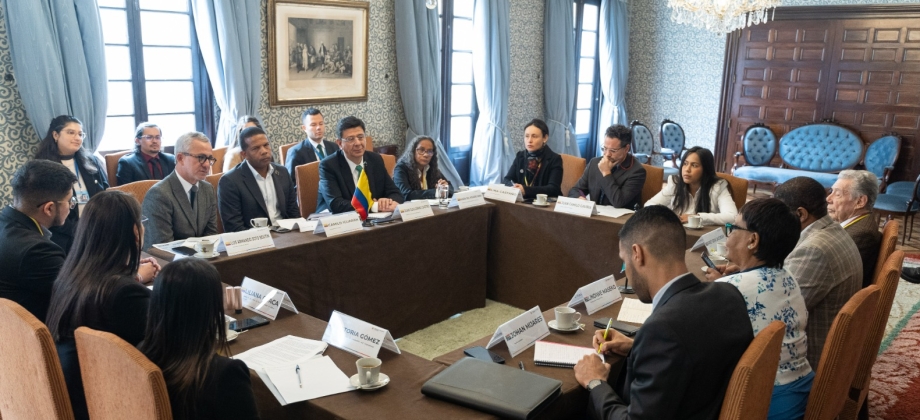 Reunión bilateral sobre diplomacia pública con Sudáfrica 