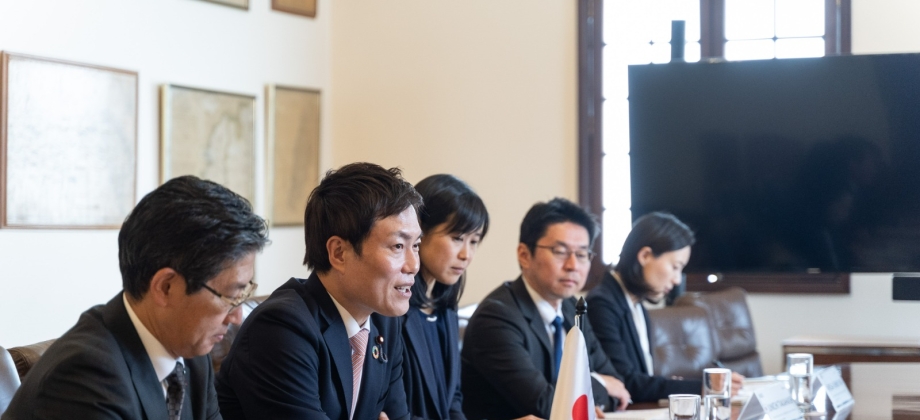 Viceministro Francisco Coy y el Viceministro Parlamentario de Asuntos Exteriores de Japón dialogaron sobre temas de la agenda bilateral