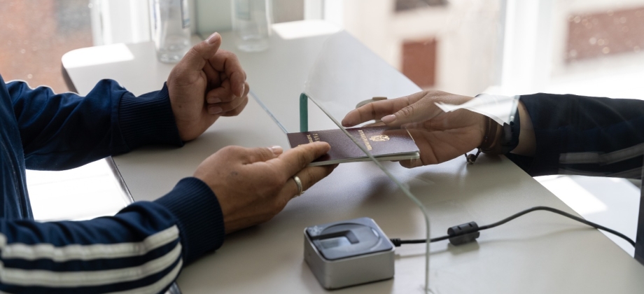 Ningún colombiano se quedará sin pasaporte en el país ni en el exterior