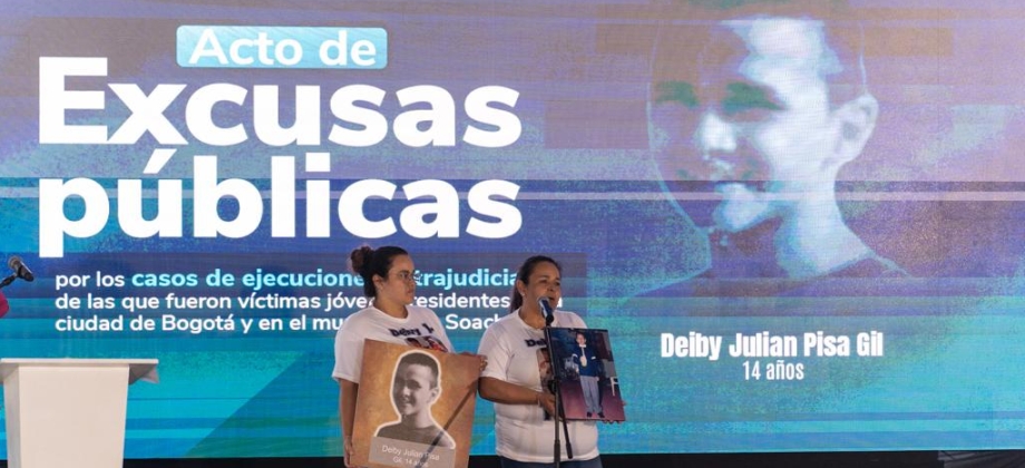 Canciller Álvaro Leyva participó en el acto de reconocimiento y disculpas públicas del Estado por los casos de ejecuciones extrajudiciales