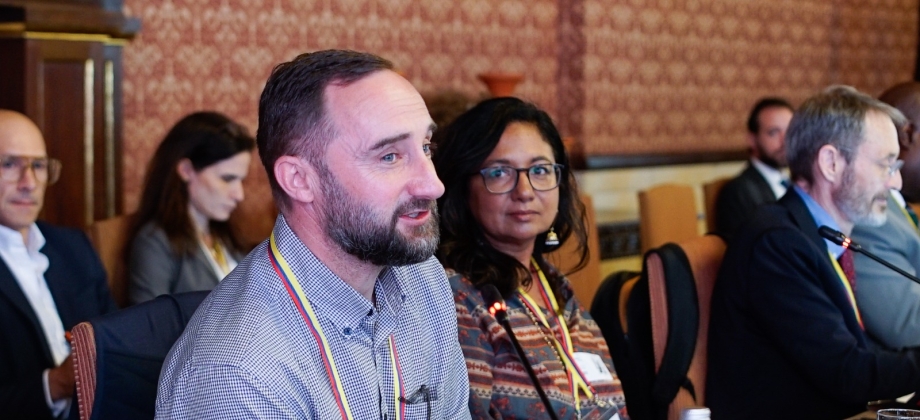 El Grupo de Amigos de la Conferencia Ministerial Mundial para la Eliminación de la Violencia contra la Niñez se reunió en Colombia para avanzar en la agenda global de protección de la niñez