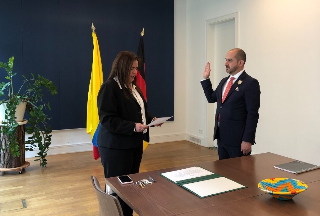 Exministro de Cultura, Felipe Buitrago tomó posesión del cargo como Embajador de Colombia 