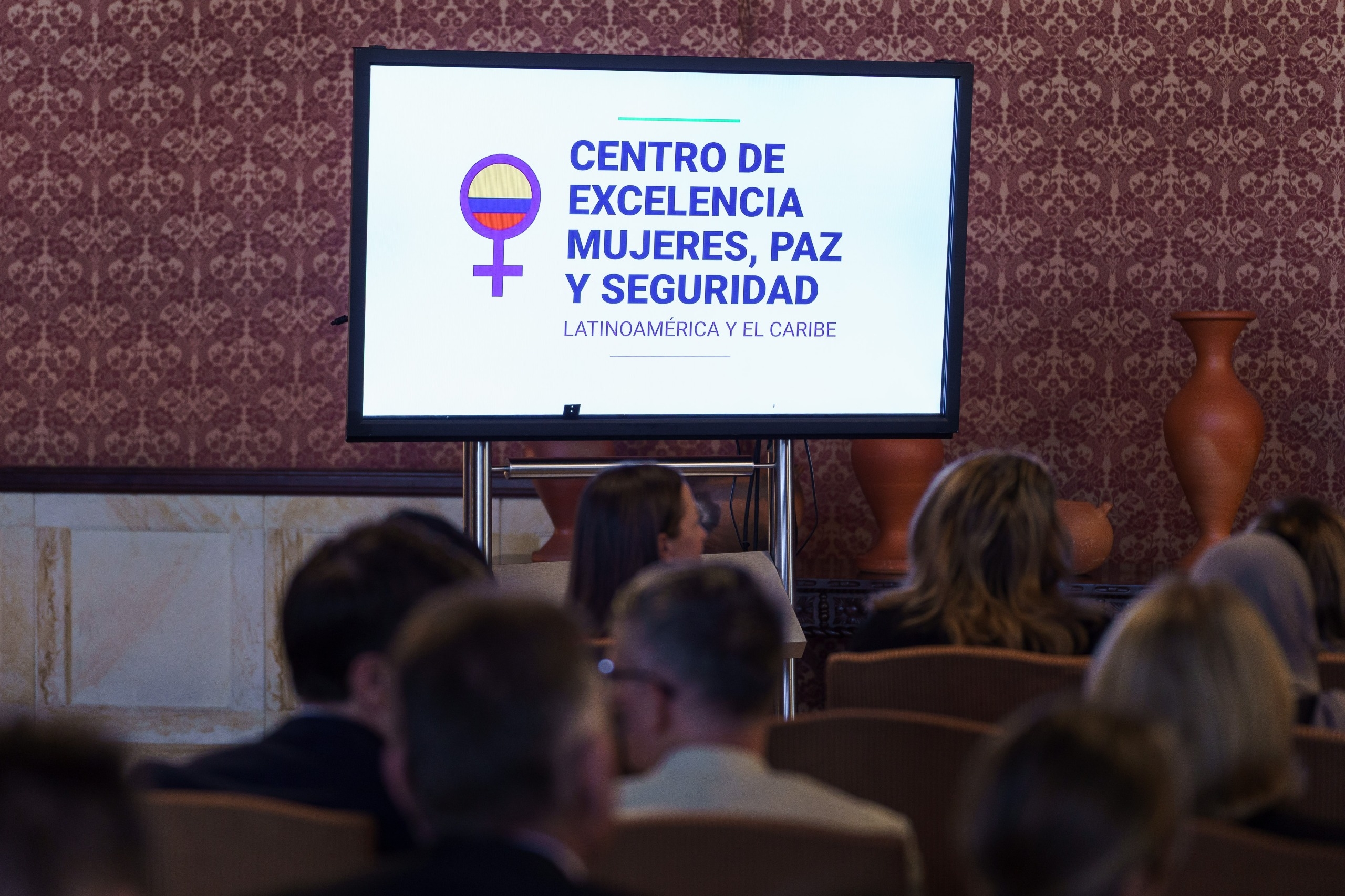 Colombia y Estados Unidos firman Memorando de Entendimiento para crear el Centro de Excelencia de Mujeres, Paz y Seguridad de América Latina y El Caribe; el primero en la Región