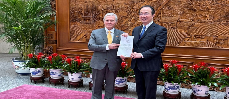 Embajador Sergio Cabrera Cárdenas presenta Cartas Credenciales ante el Director General del Departamento de Protocolo del Ministerio de Relaciones Exteriores de la R.P. China