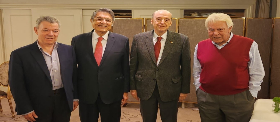 Mensaje  del ministro de relaciones exteriores Álvaro Leyva Durán desde España