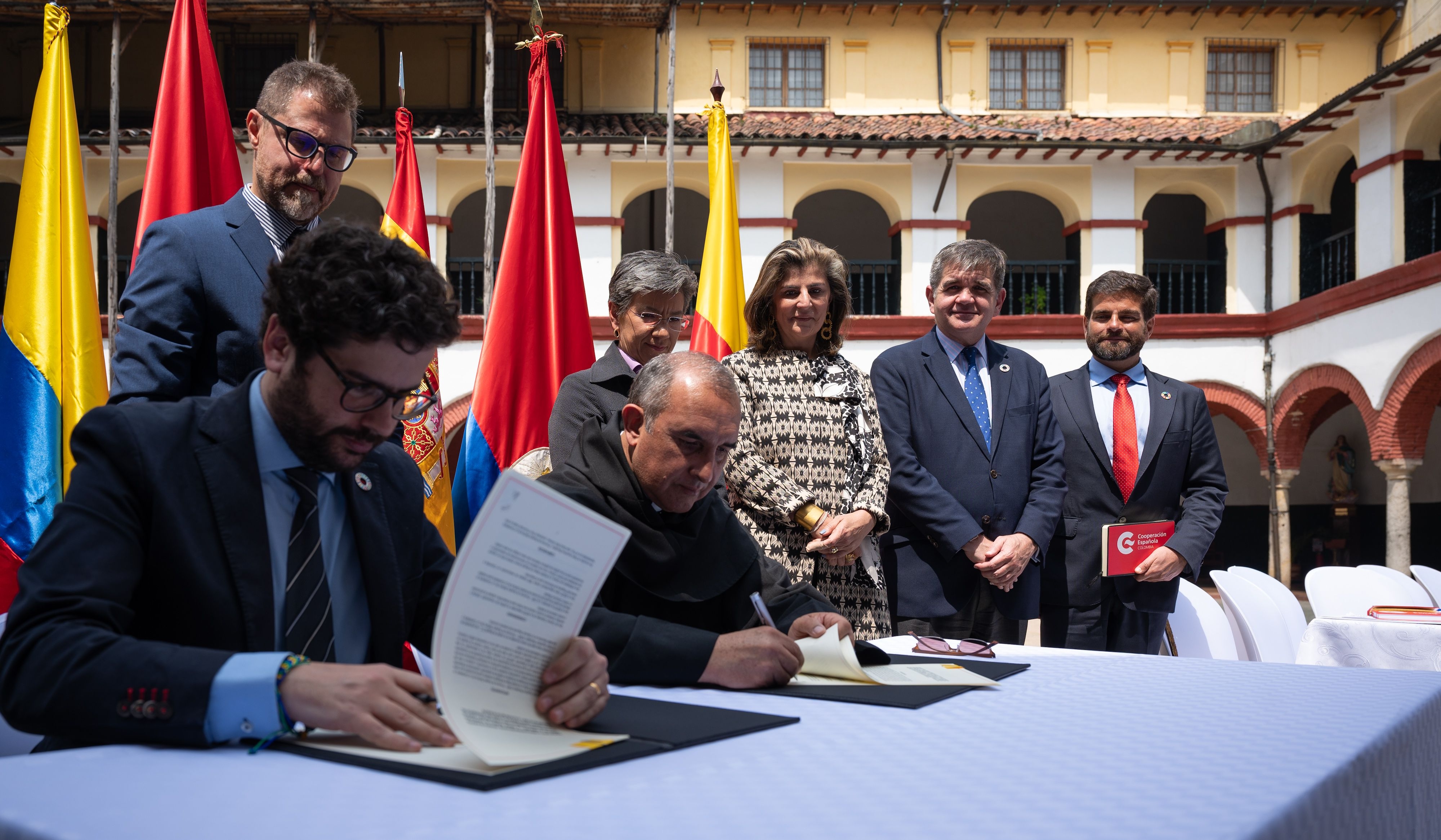 Un paso definitivo hacia la creación del Centro Cultural de España en Colombia