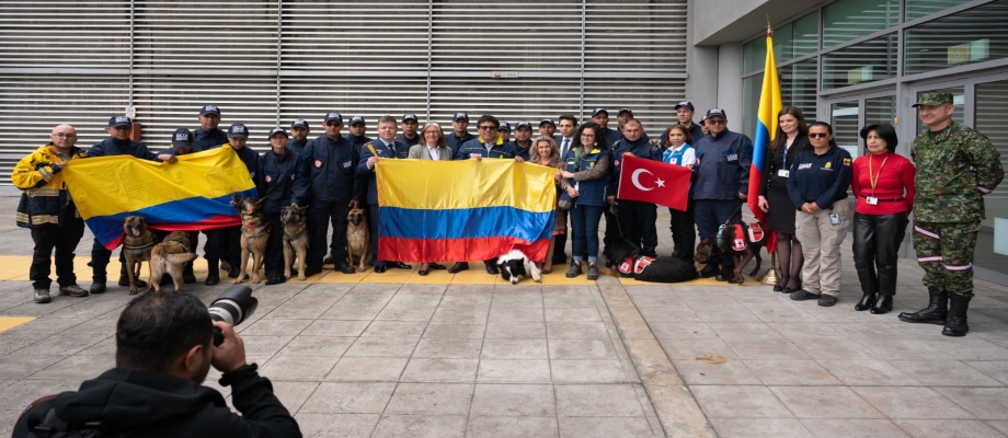 Misión colombiana viaja a Türkiye para ayudar a las víctimas del terremoto