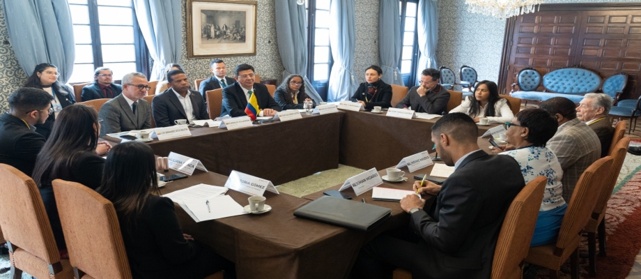 Reunión bilateral sobre diplomacia pública con Sudáfrica 