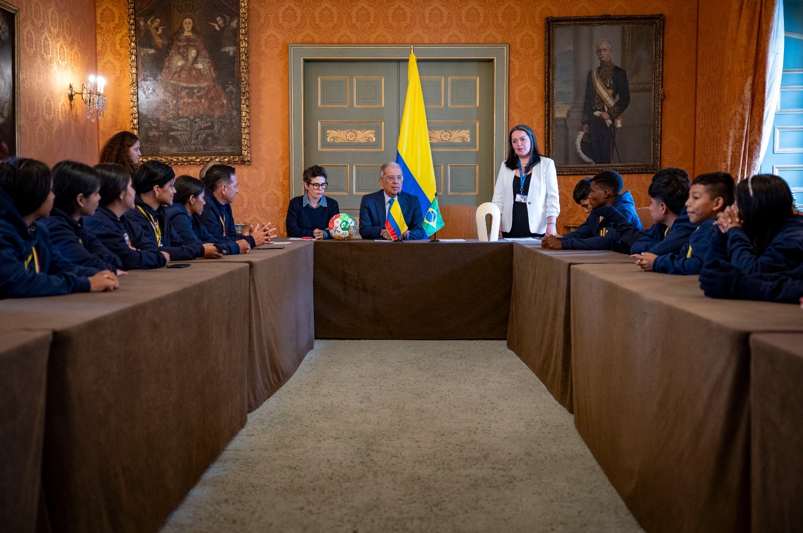Río de Janeiro recibirá a 12 niñas y niños futbolistas del Putumayo que participan en un intercambio de diplomacia deportiva liderado por la Cancillería