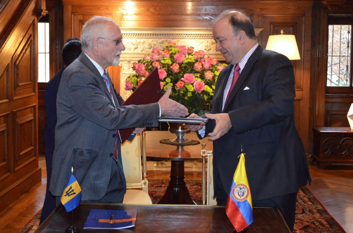 Colombia y Barbados acuerdo información Tributaria