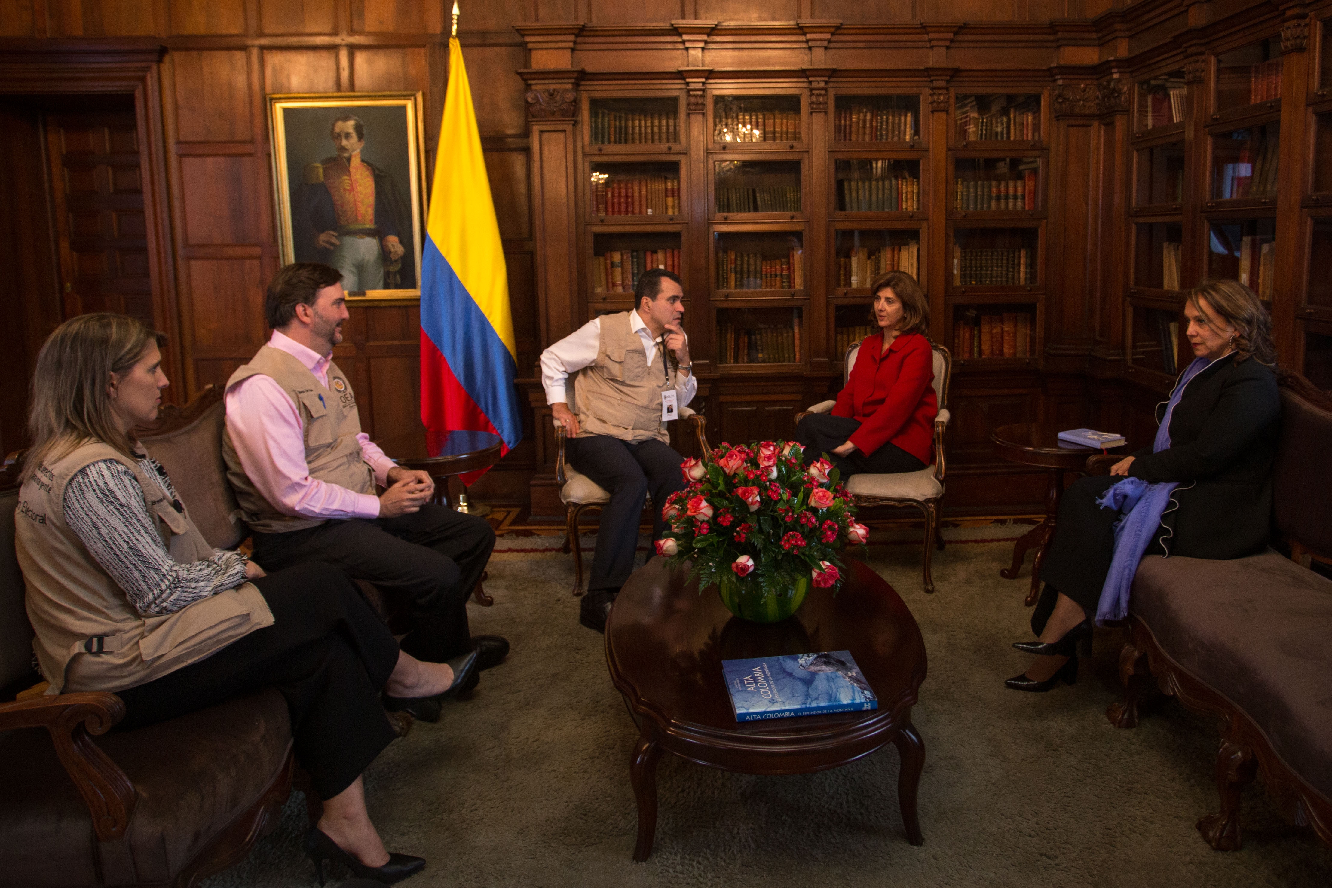 Canciller Holguín se reunió con el Jefe de la Misión de Veeduría Electoral de la Organización de los Estados Americanos (MVE/OEA) para la jornada de elección presidencial