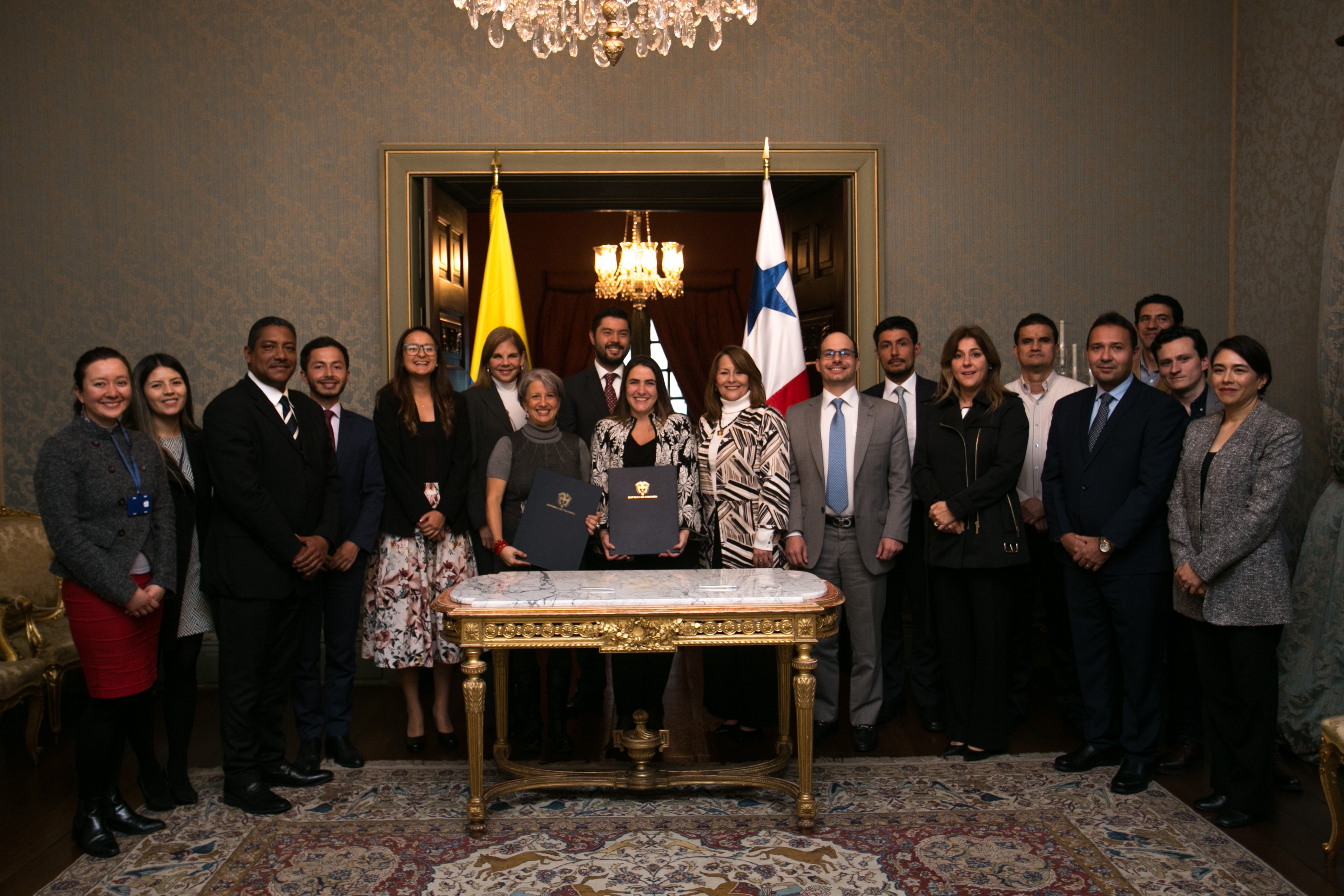Comisión Mixta de Cultura, Educación y Deporte de Colombia y Panamá, se reunió en la Cancillería para conocer la experiencia en la institucionalización de industrias creativas 