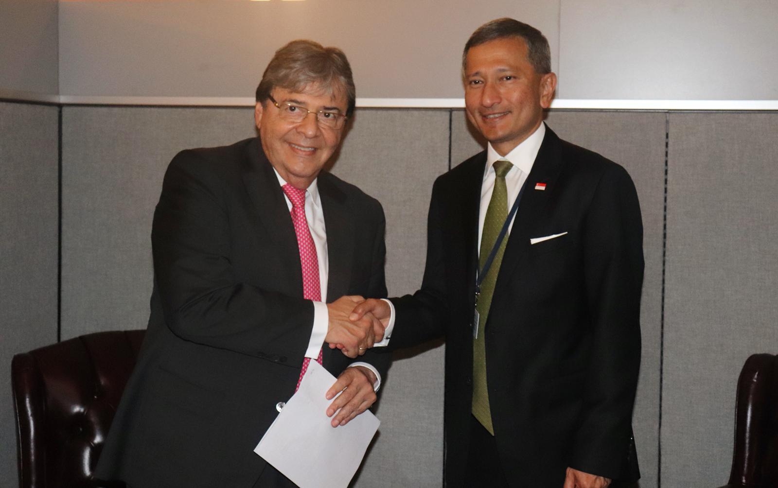 Canciller Carlos Holmes Trujillo sostuvo un encuentro con el Ministro de Relaciones Exteriores de Singapur, Vivian Balakrishnan