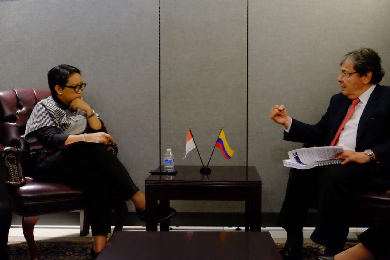 Canciller Carlos Holmes Trujillo sostuvo encuentro con la Ministra de Relaciones Exteriores de Indonesia, Retno Marsudi