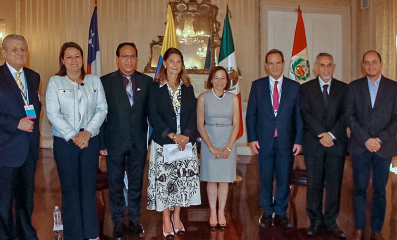 Sostenibilidad y equidad de género, temas de la conversación de la Vicepresidente y Canciller con la Alianza del Pacífico
