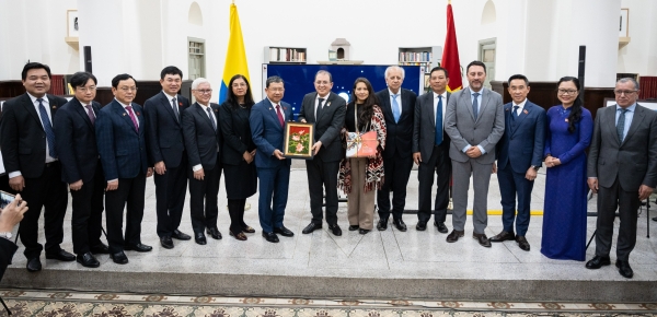 Conmemoración de los 45 años de relaciones diplomáticas entre Colombia y Vietnam