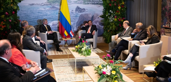 Presidente de Colombia y su homólogo de Paraguay dialogaron sobre los temas de la agenda entre los dos países 