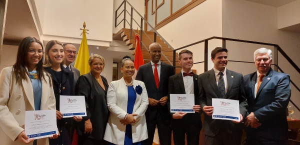 Embajada de Canadá destaca los trabajos de los estudiantes del curso de formación de carrera diplomática y consular de Colombia 