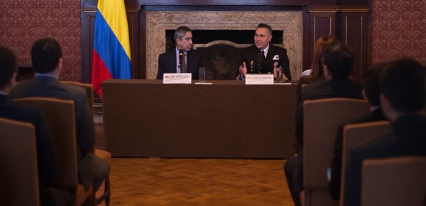 Con el apoyo de la Academia Diplomática Augusto Ramírez Ocampo, la Armada Nacional De Colombia ofreció conferencia sobre Diplomacia Naval