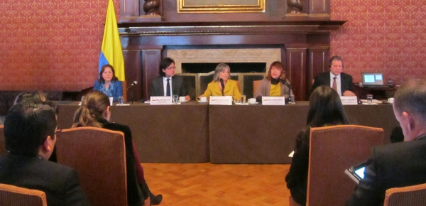 Gracias a un trabajo coordinado entre la Academia Diplomática, la Asociación Diplomática y el FEMDI, se llevó a cabo el seminario-taller ‘manejo de negociaciones complejas’ 