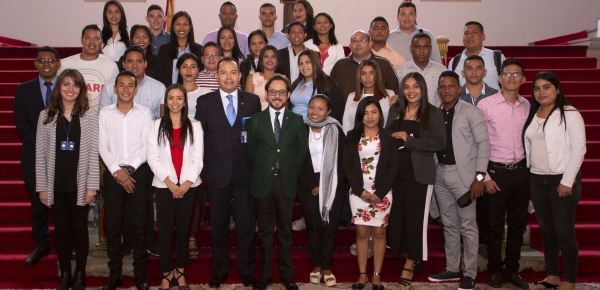 Los Estudiantes de la Universidad de La Guajira visitaron la Academia Diplomática “Augusto Ramírez Ocampo”