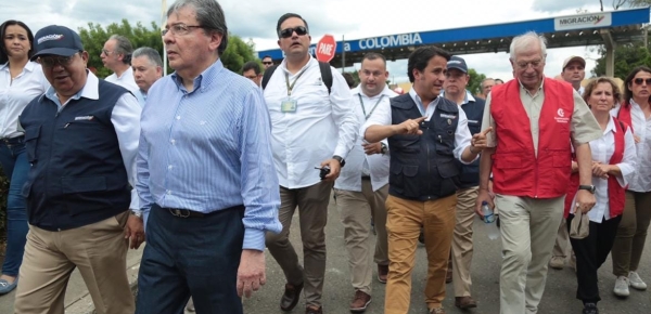  Cúcuta (oct.19/19) Desde Cúcuta, en donde hizo un recorrido acompañado del Ministro Holmes Trujillo, el Canciller español, Josep Borrell, anunció que su Gobierno contribuirá con 50 millones de euros en los próximos tres años para atender la crisis migratoria que se vive en la región a causa del éxodo de venezolanos.  