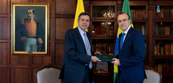 Viceministro Francisco Echeverri recibió copia de cartas credenciales del Embajador de Brasil en Colombia, Luis Antonio Balduino Carneiro