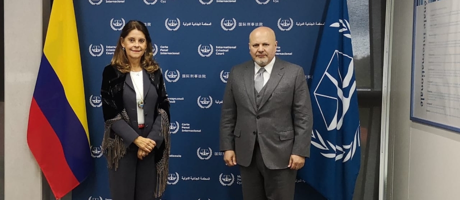 Tras encuentro con la Vicepresidente y Canciller, Marta Lucía Ramírez; Karim Khan, Fiscal de la Corte Penal Internacional confirma visita a Colombia 
