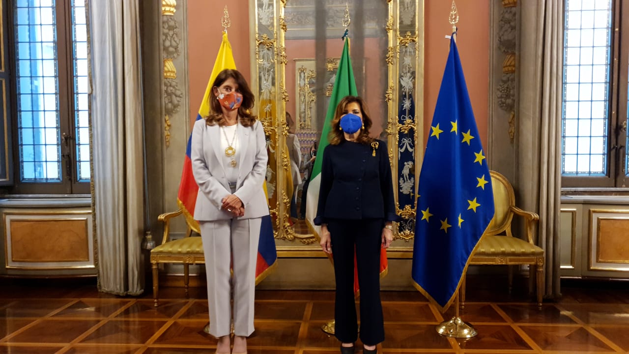 Vicepresidente-Canciller y la presidente del Senado italiano dialogan sobre equidad de género